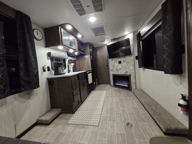 Image 11 for Grey Wolf 26MBRR (33 Feet)