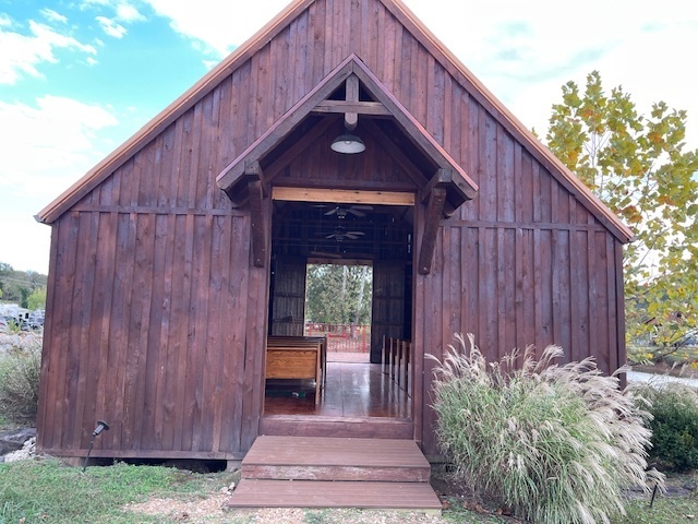 Image 3 for 16) Chapel