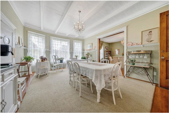 Image 5 for Greenbrier Suite