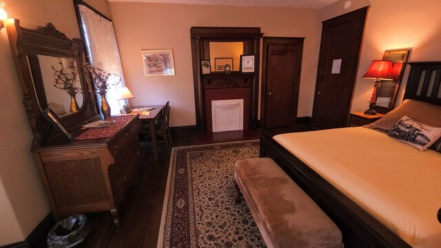 Image 2 for Chessie Suite