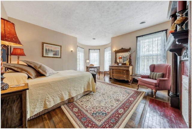 Image 2 for Chessie Suite