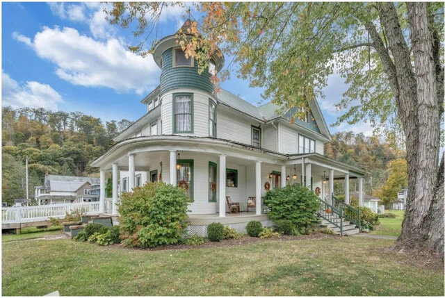 Image 8 for Greenbrier Suite