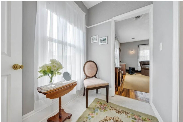 Image 9 for Old Victorian Suite