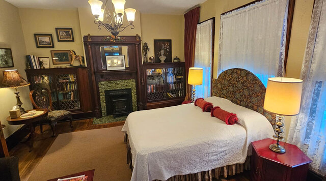 Image 1 for Greenbrier Suite