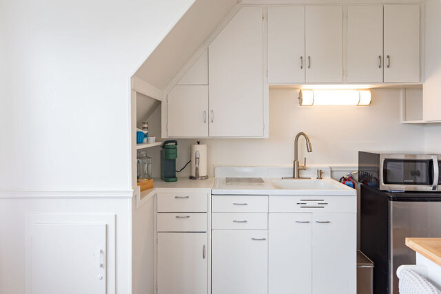 Image 17 for Harbor View Room