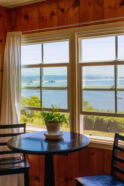 Image 18 for Redwoods Room