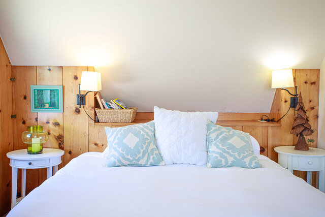 Image 1 for Redwoods Room