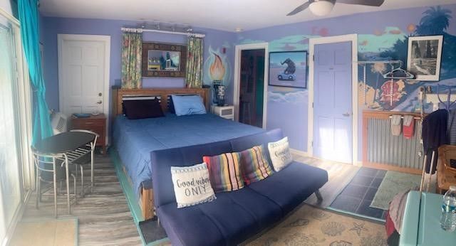 Image 2 for The Little Torch