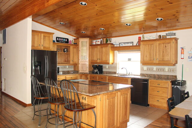 Image 1 for 16) Lake House
