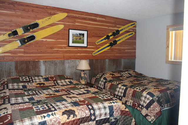 Image 2 for 11) Cozy Cabin 3