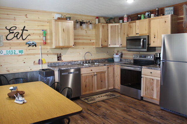 Image 1 for 11) Cozy Cabin 3