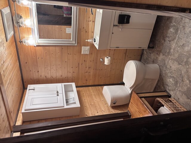 Full Bathroom