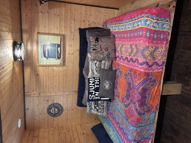Full Day Bed on bottom level.