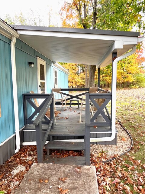 Image 13 for Whispering Acorn