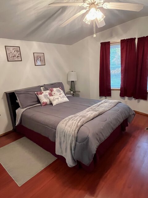 Image 6 for Whispering Acorn