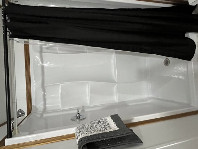 Image 11 for Whispering Acorn