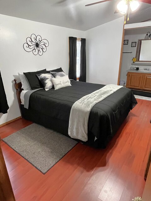 Image 9 for Whispering Acorn