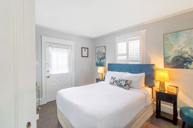 Image 1 for 11) Hadley Richardson (Queen)