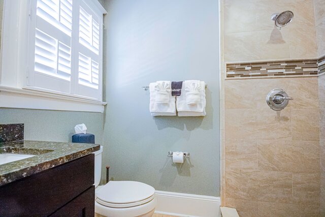 Image 1 for 10) Mary Welsh (King)