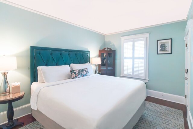 Image 2 for 14) Papa's Room (King)