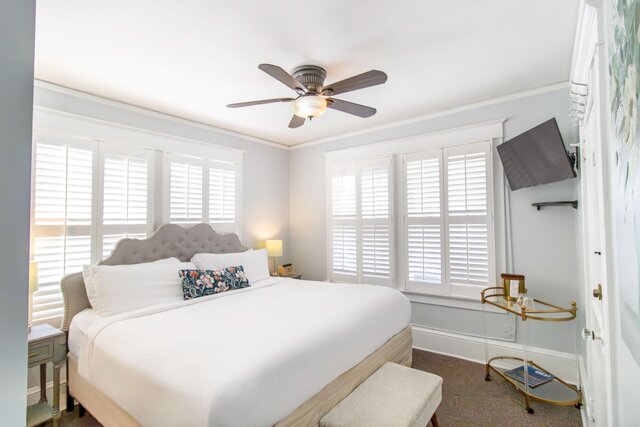 Image 3 for 10) Mary Welsh (King)