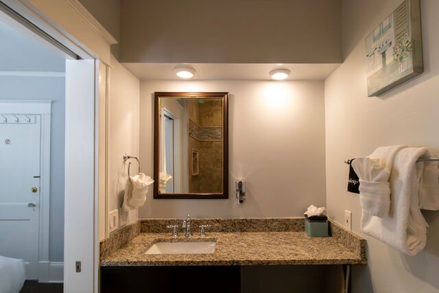 Image 2 for 10) Mary Welsh (King)