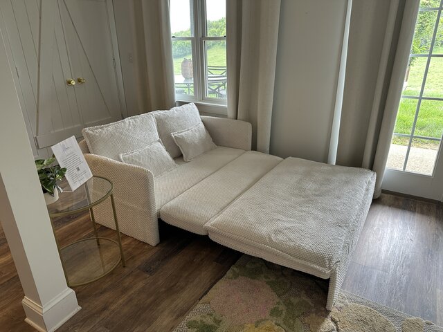 Image 10 for King Deluxe Suite - #7