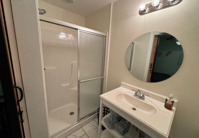 Image 4 for Thor's Room (Queen Bed)