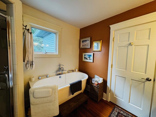 Image 6 for Master Suite