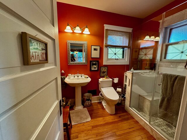 Image 5 for Green Room