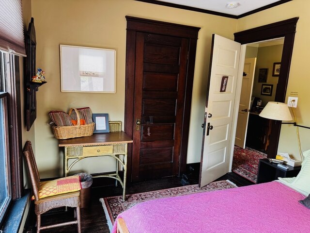 Image 3 for Gold Room