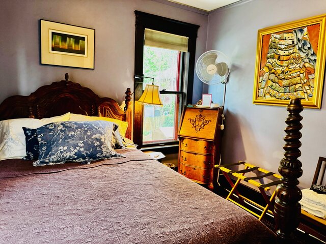 Image 3 for Purple Room