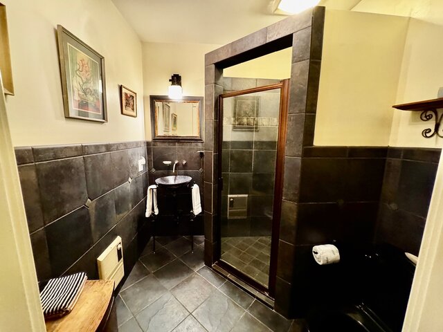 Image 1 for Purple Room