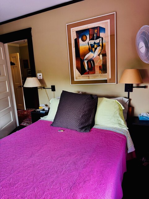 Image 4 for Gold Room