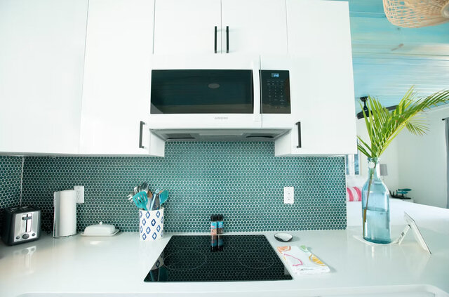 Image 12 for The Gulfside King Studio