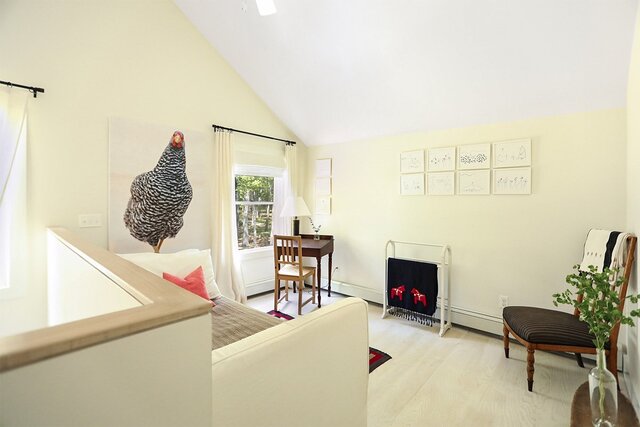 Image 3 for The Big Chicken Room