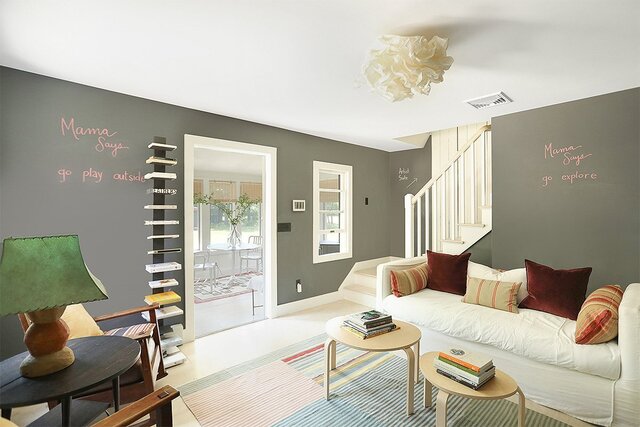 Image 6 for The Big Chicken Room