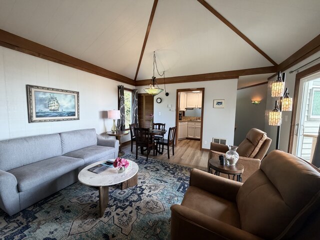 Image 4 for 117) 1BR Suite, 1 bath, no pets