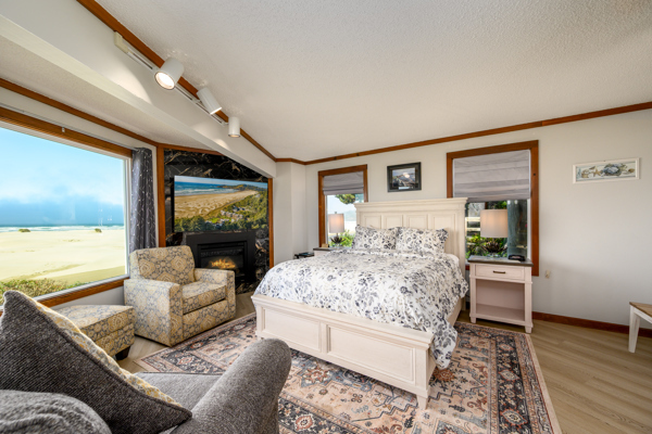 Image 5 for 103) Studio, full kitchen, pet friendly