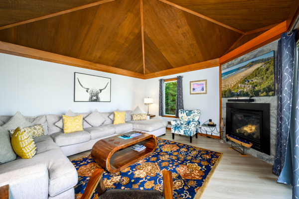 Image 9 for 131) Penthouse 2BR suite, 2½ baths, no pets