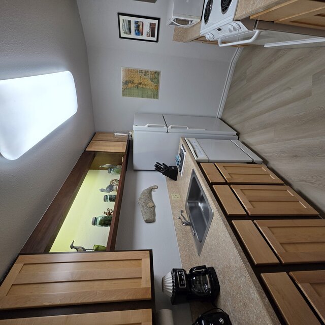 Image 4 for 106) Studio, full kitchen, Pet Friendly