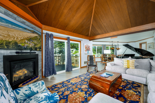 Image 7 for 131) Penthouse 2BR suite, 2½ baths, no pets