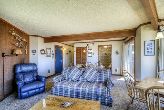 Image 9 for 101) 2 BR Suite, 1½ baths, no pets