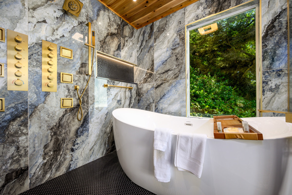 Image 18 for 131) Penthouse 2BR suite, 2½ baths, no pets