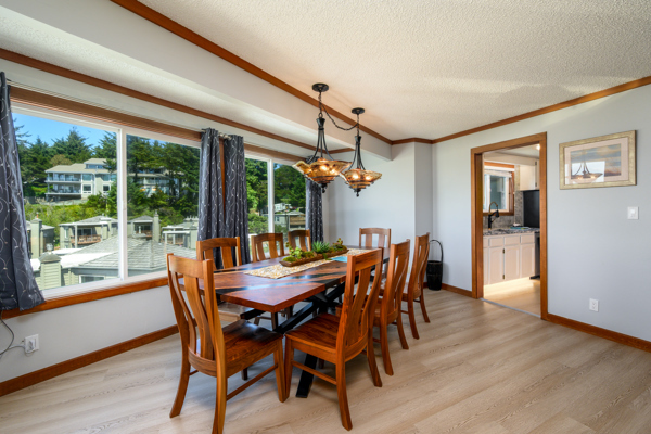 Image 13 for 131) Penthouse 2BR suite, 2½ baths, no pets