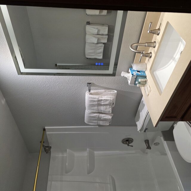 Image 9 for 115) 1 BR suite, 1 bath, pet friendly