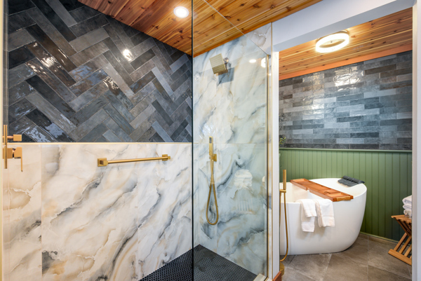 Image 24 for 131) Penthouse 2BR suite, 2½ baths, no pets