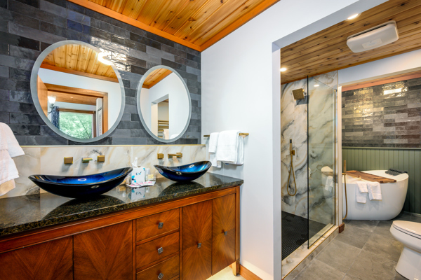 Image 25 for 131) Penthouse 2BR suite, 2½ baths, no pets