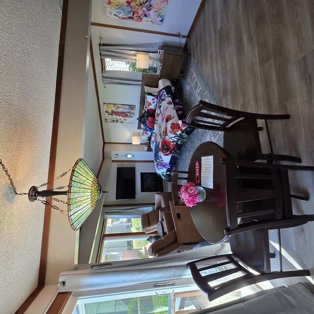 Image 4 for 122) Studio, full kitchen, pet friendly