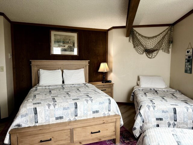 Image 7 for 101) 2 BR Suite, 1½ baths, no pets allowed